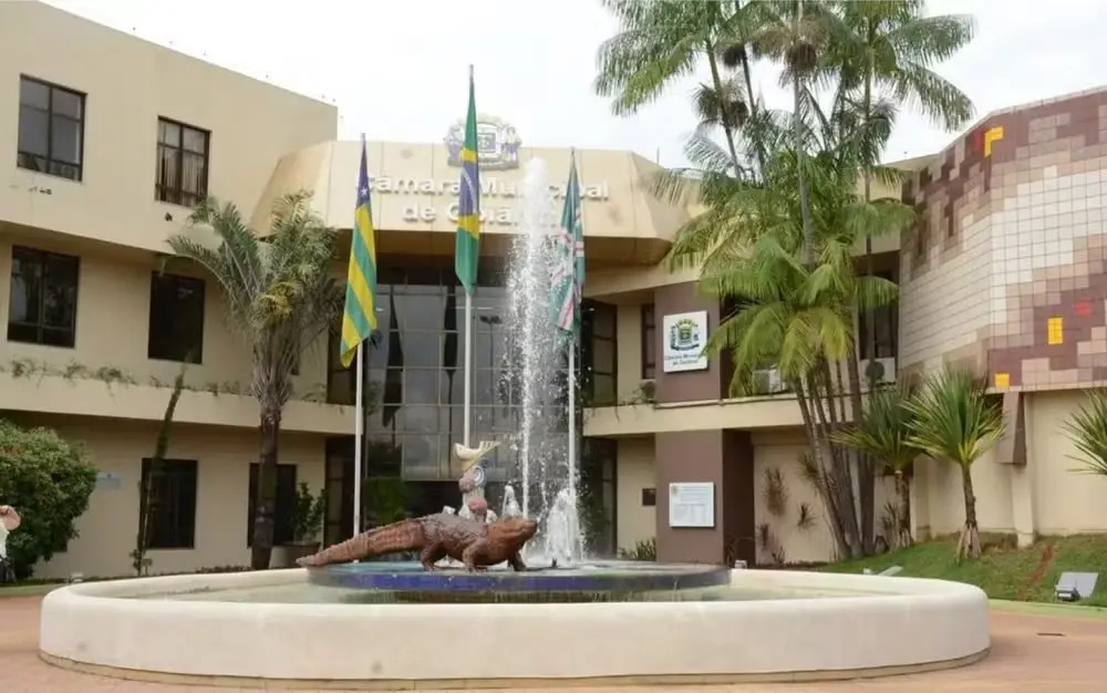Goiânia aprova projeto que prevê auxílio de R$ 5 mil para arma a vítimas de violência