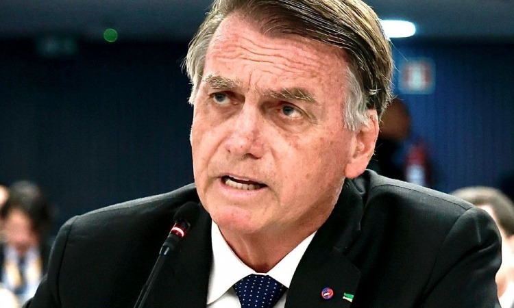 PGR defende que Bolsonaro cumpra pena em prisão domiciliar
