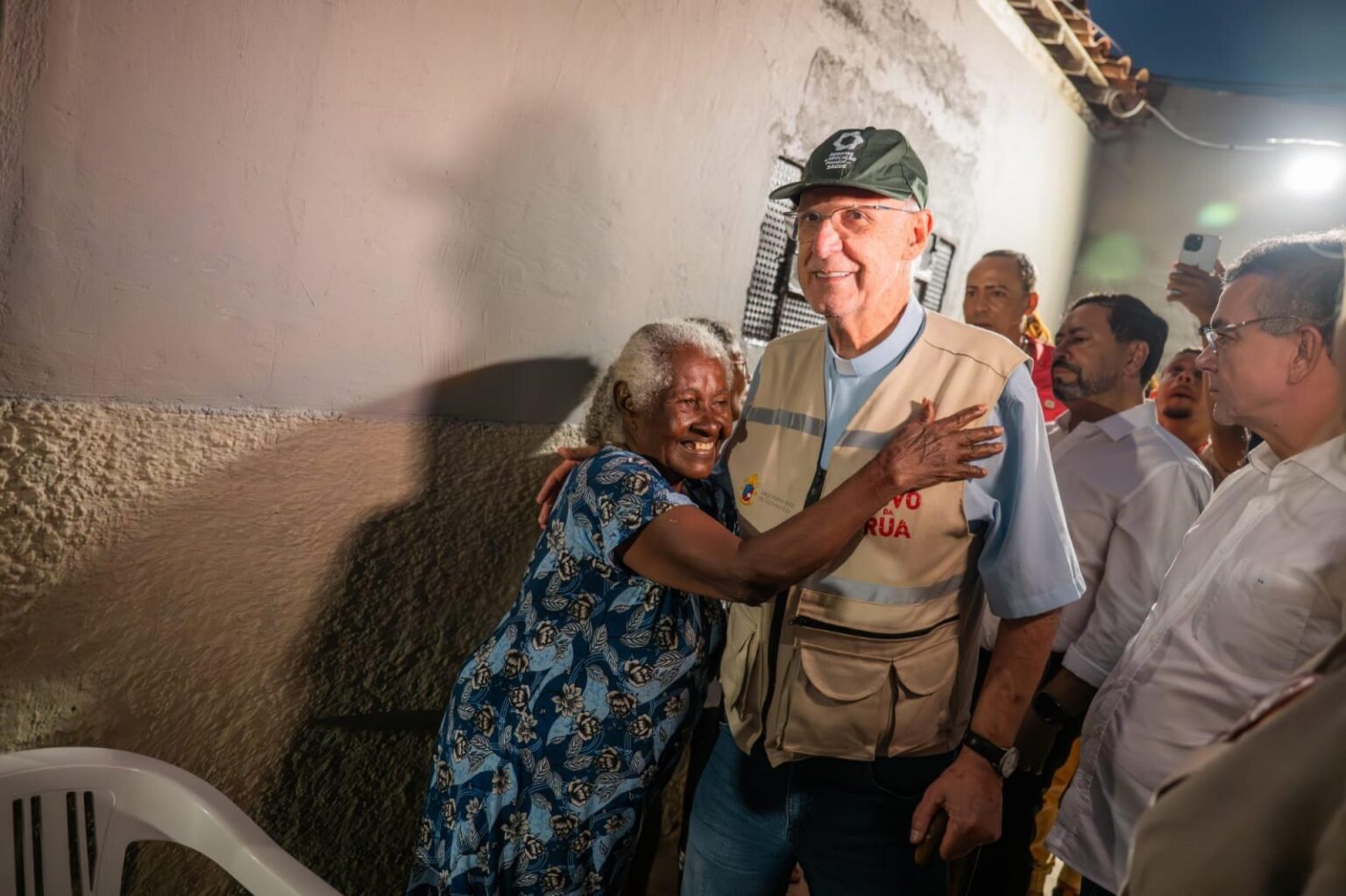 “Um exemplo a ser seguido por todo o Brasil”, diz Padre Júlio Lancellotti ao conhecer o programa Novo Lar, Nova Vida