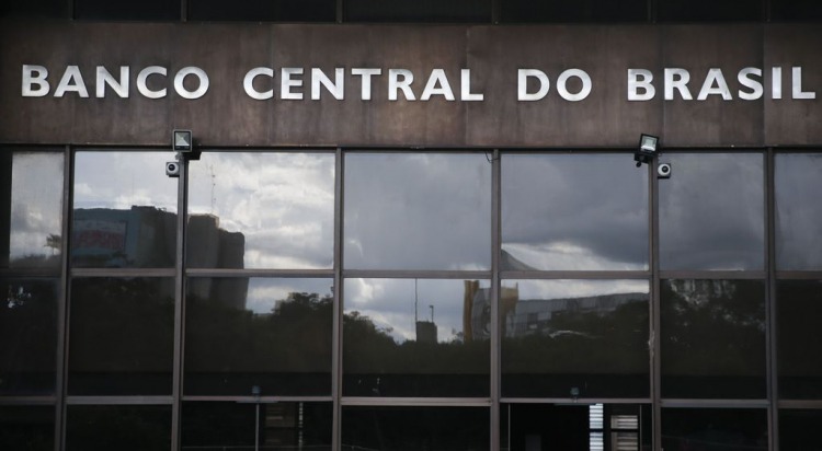 Selic no fim de 2026 passa de 12,13% para 12,25%, aponta Focus