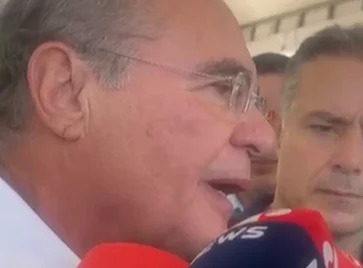 RENAN CONVIDA JHC PARA O MDB