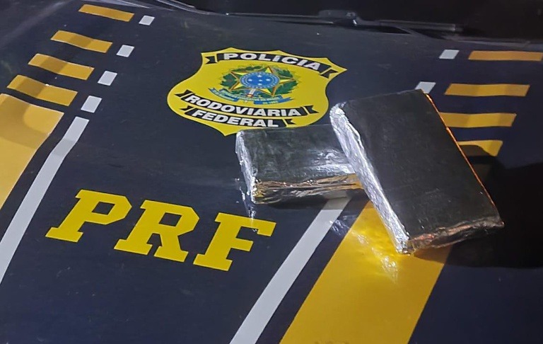 Grávida de oito meses é presa com 2,2 kg de cocaína a caminho de Maceió