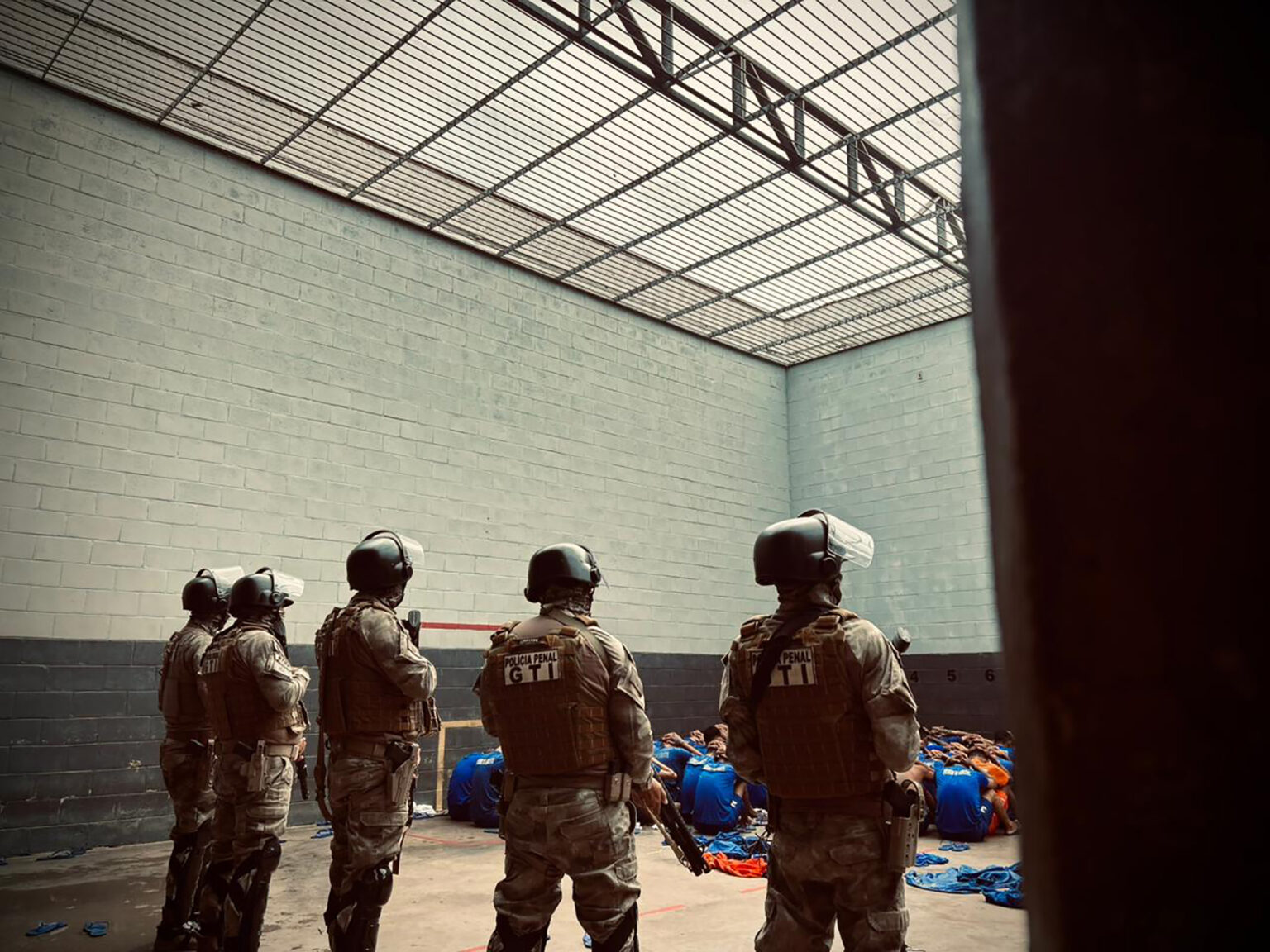 Operação Mute apreende celulares, drogas e armas artesanais em presídios de Alagoas
