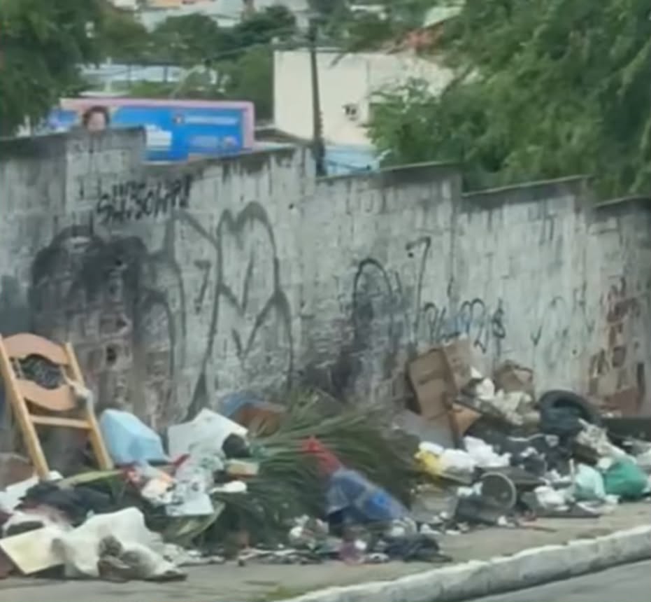 Acúmulo de lixo preocupa moradores e expõe crise na coleta em Maceió
