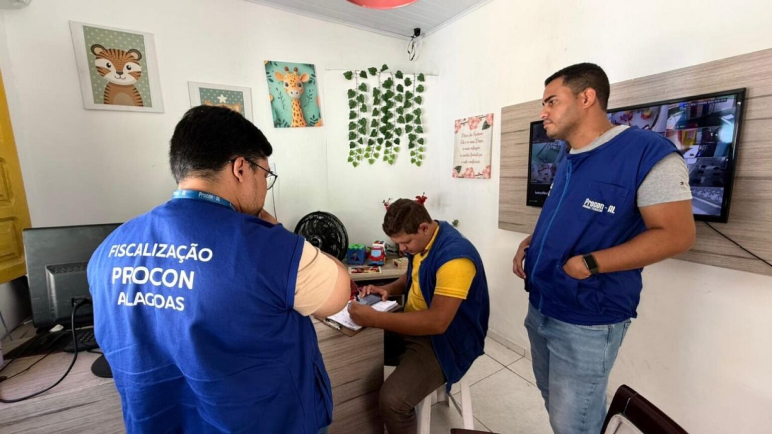 Procon Alagoas notifica escolas de Maceió sobre novas regras de alimentação saudável