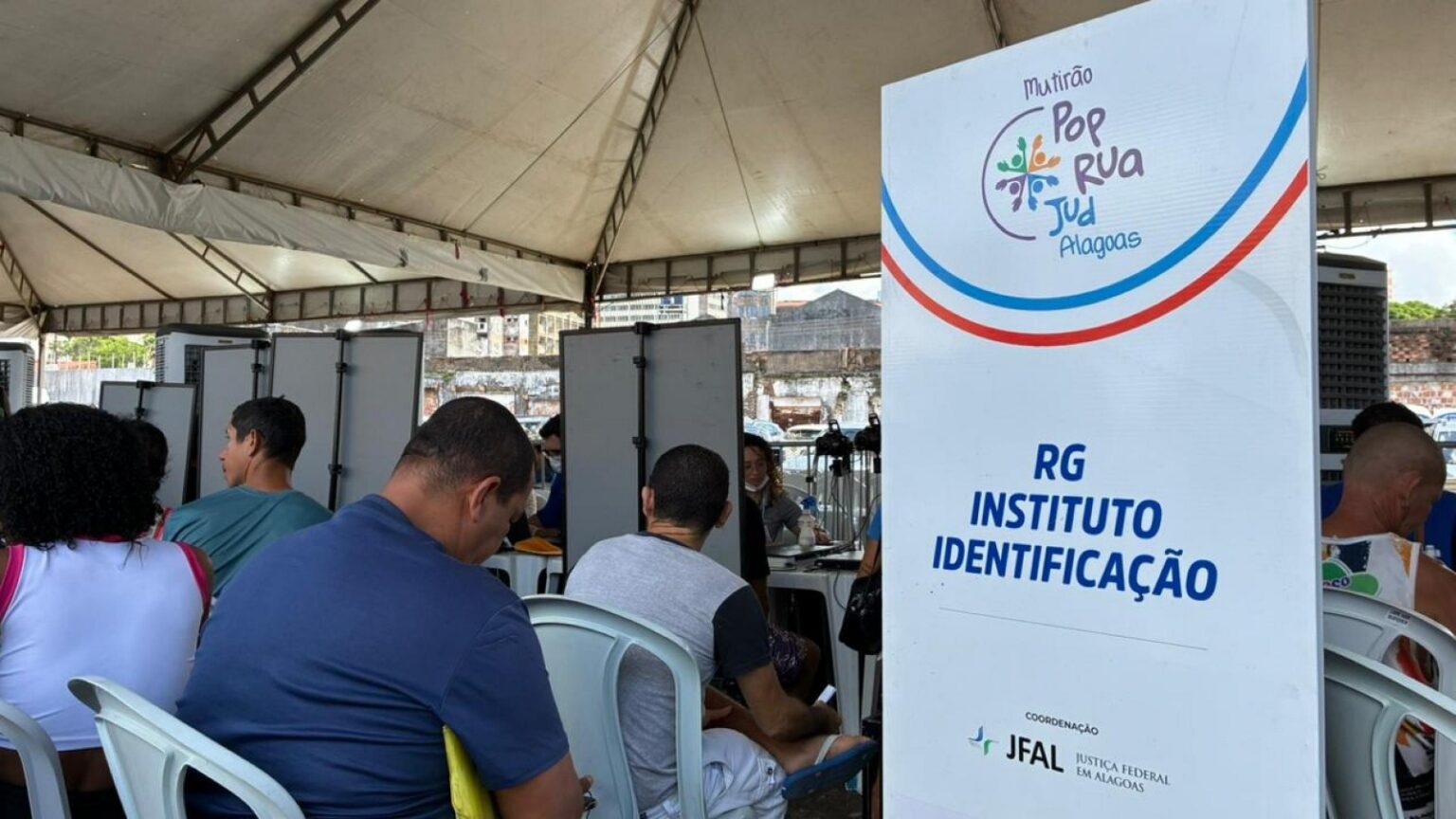 Instituto de Identificação garante cidadania no mutirão Pop Rua Jud em Maceió