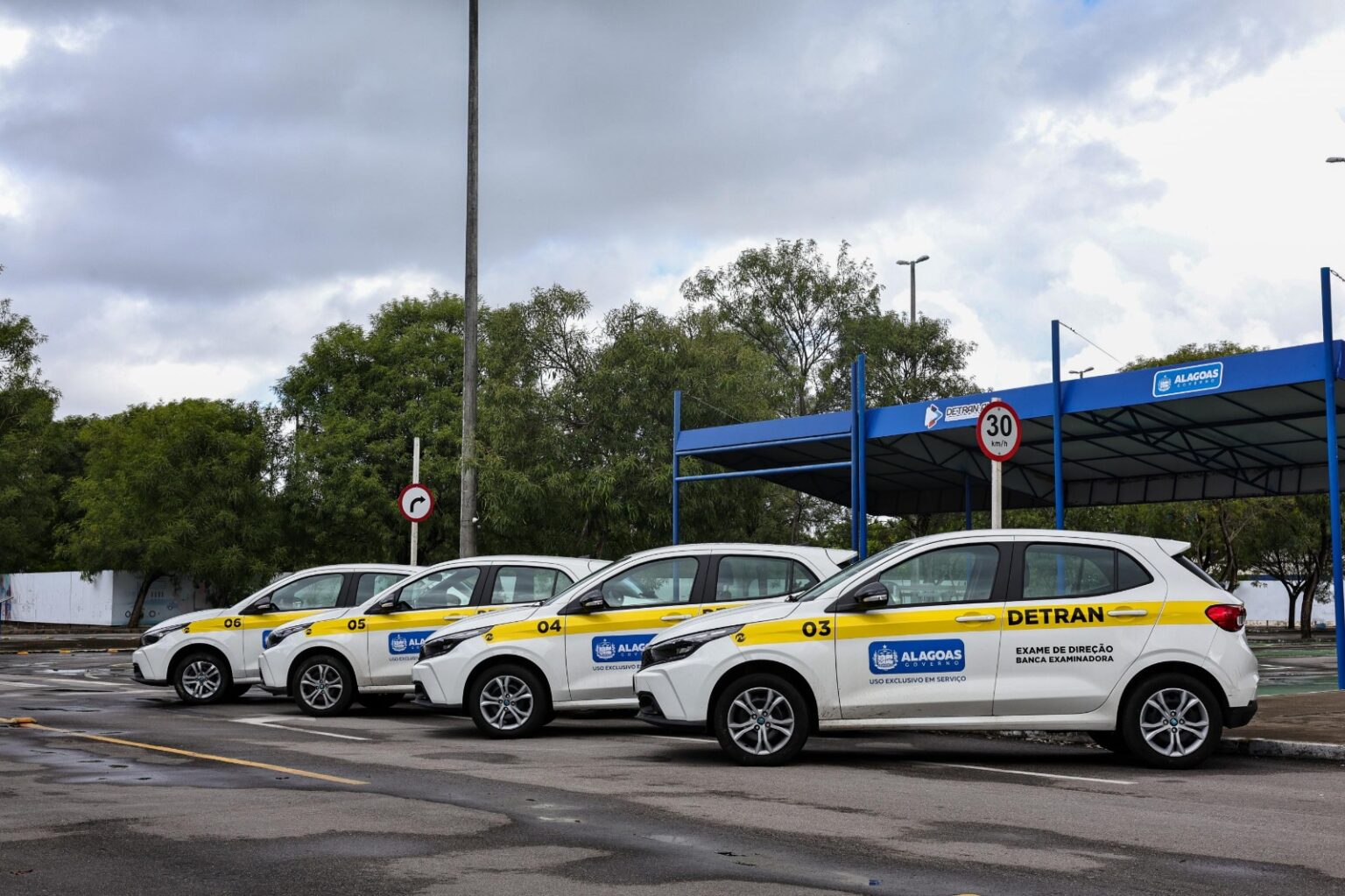 Detran Alagoas é o primeiro do Brasil a ofertar carros automáticos gratuitos para exames práticos